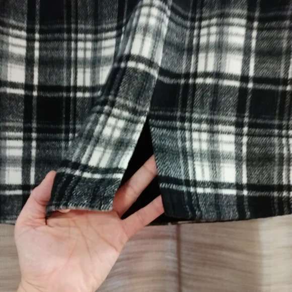 🆕 forever 21 Plaid Fleece Mini Skirt Large - Picture 2 of 5